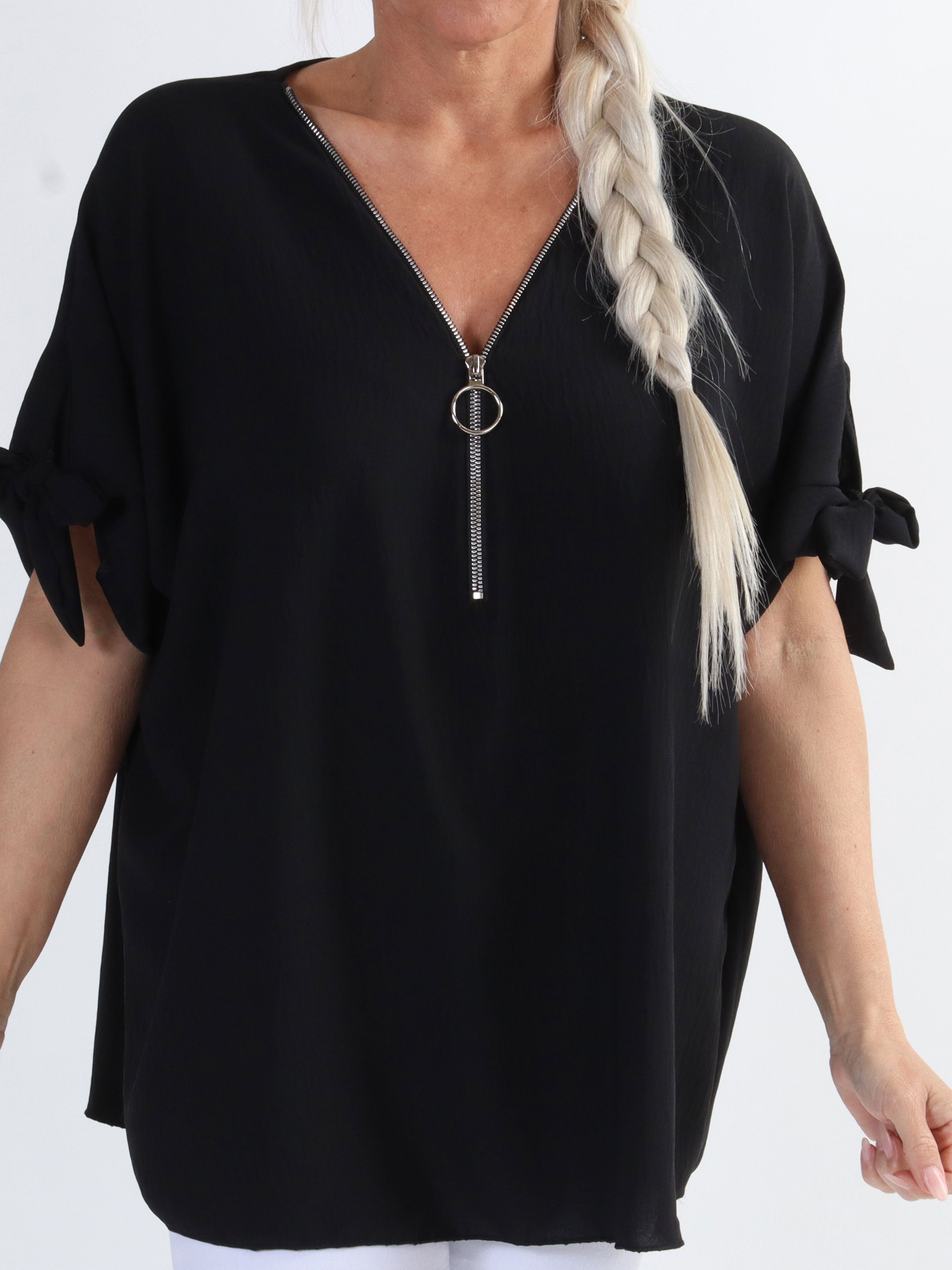 Frankie - Plus size tunika med dragkedja och öglade ärmar